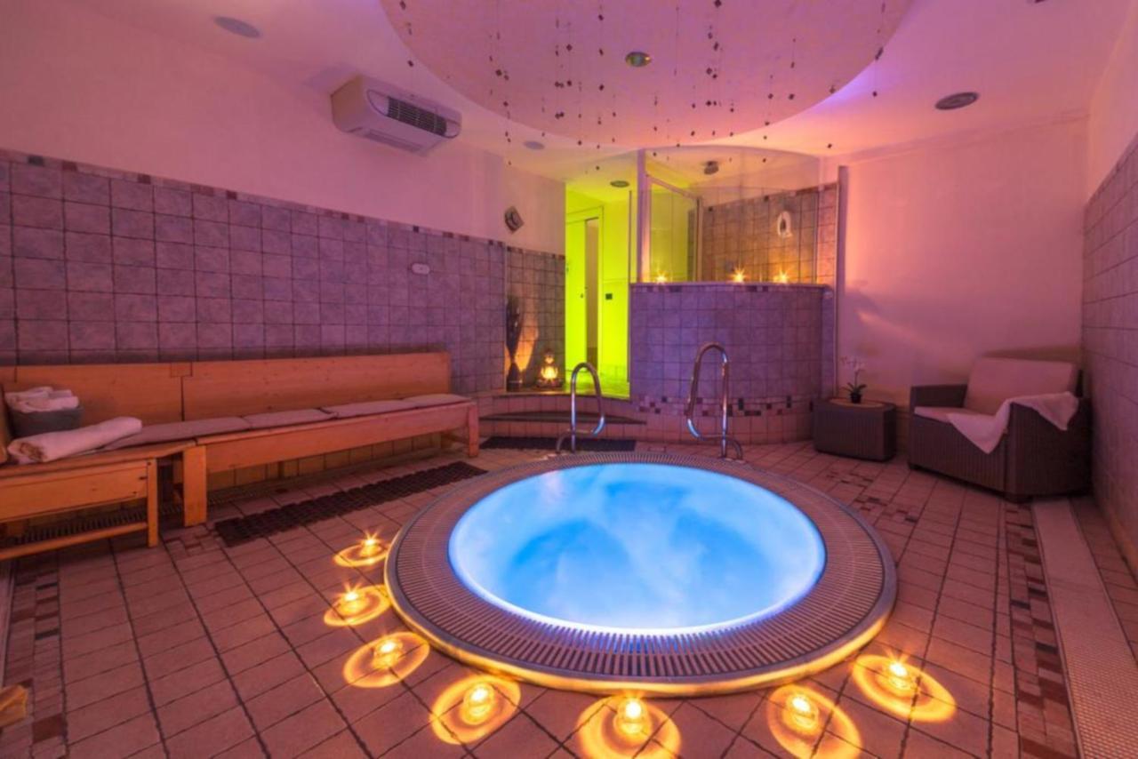 Hotel Palma Benessere Rimini Eksteriør billede