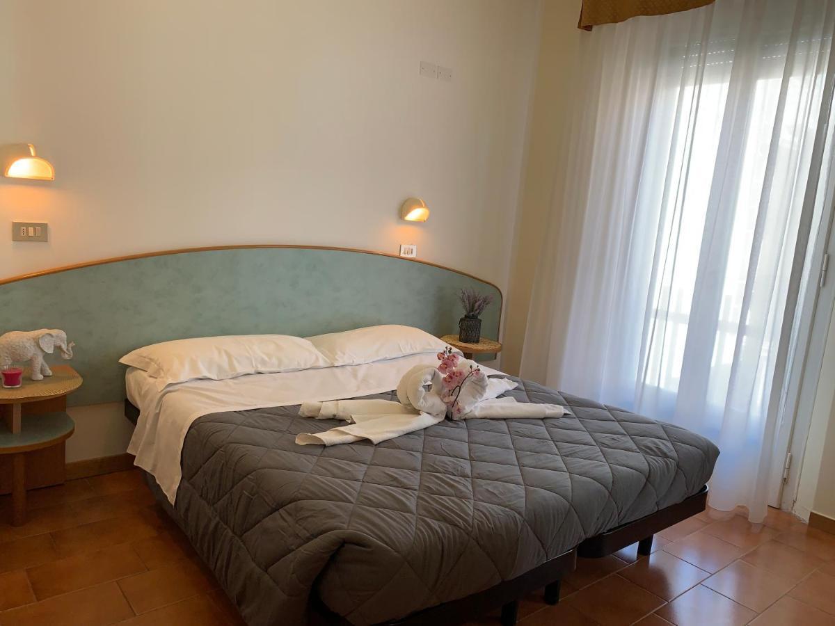 Hotel Palma Benessere Rimini Eksteriør billede