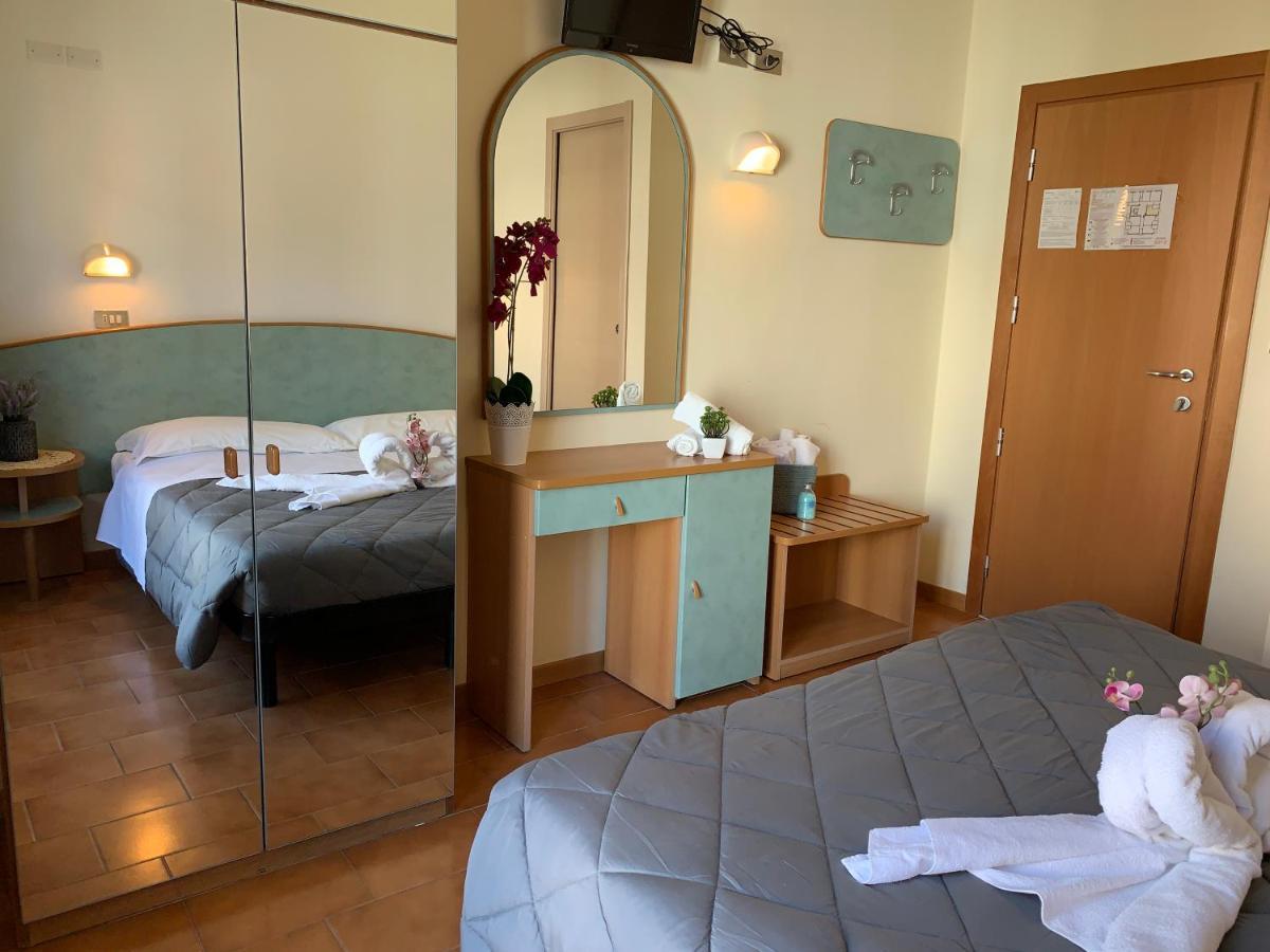 Hotel Palma Benessere Rimini Eksteriør billede